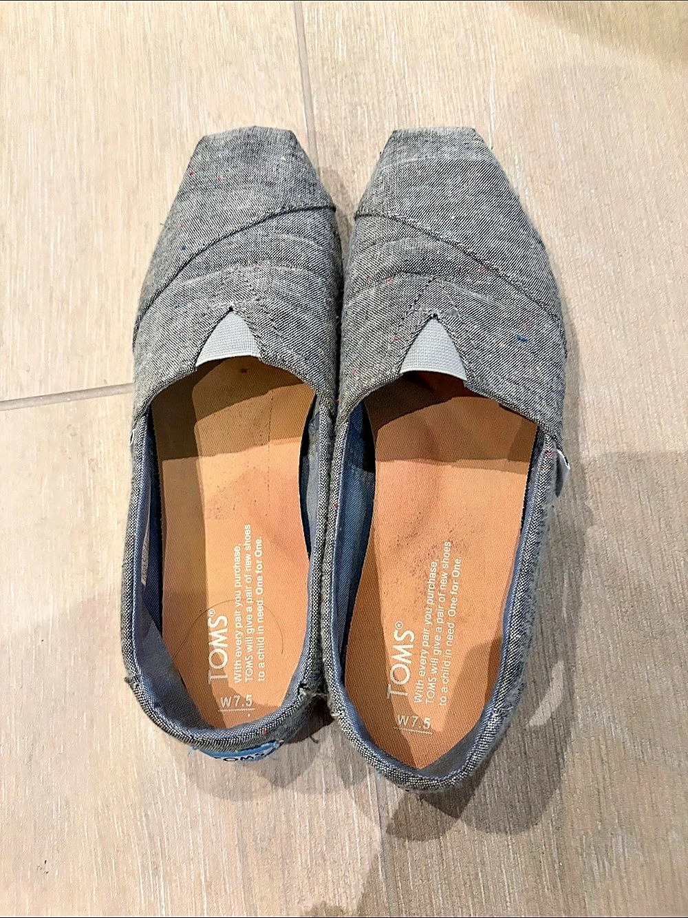 TOMS Classic Canvas Slip-On Gray Flats US 7.5